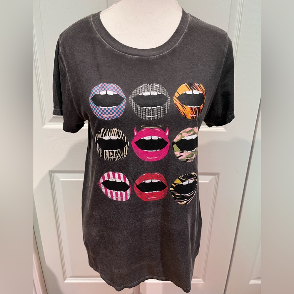 GUESS Graphite Gray Graphic Tee